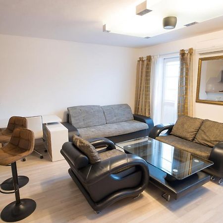 Apartment Vodni With Parking Брно Экстерьер фото