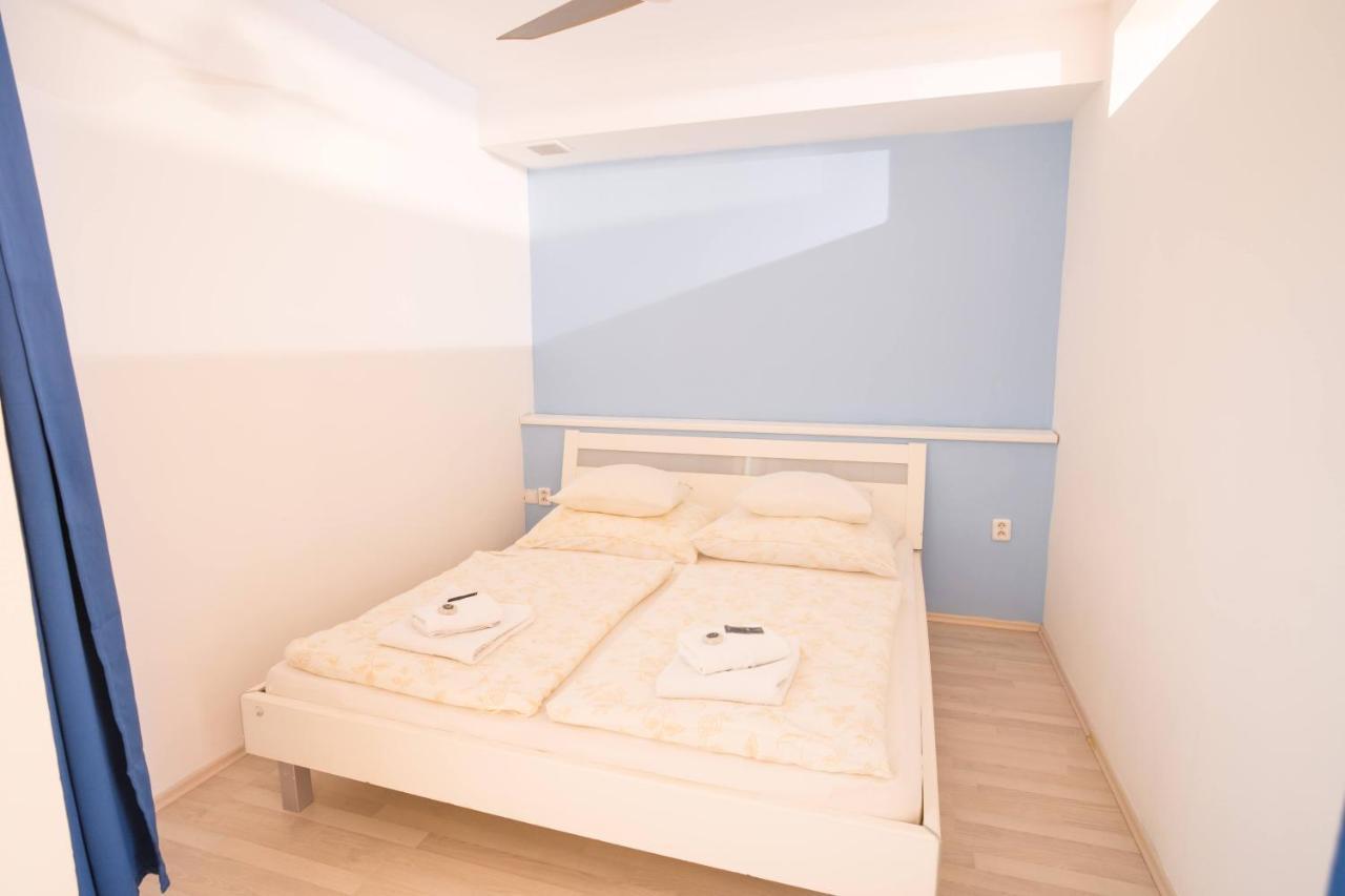 Apartment Vodni With Parking Брно Экстерьер фото
