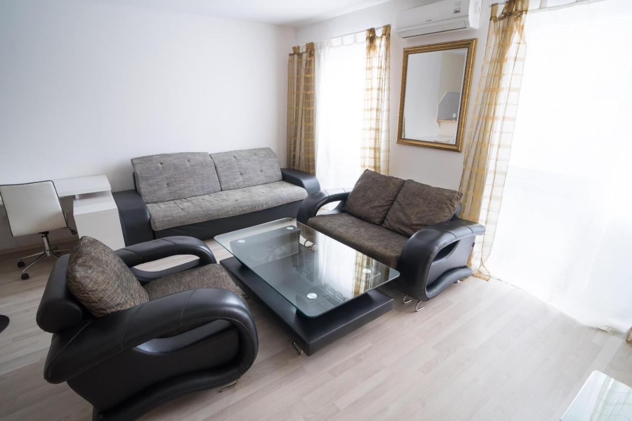 Apartment Vodni With Parking Брно Экстерьер фото