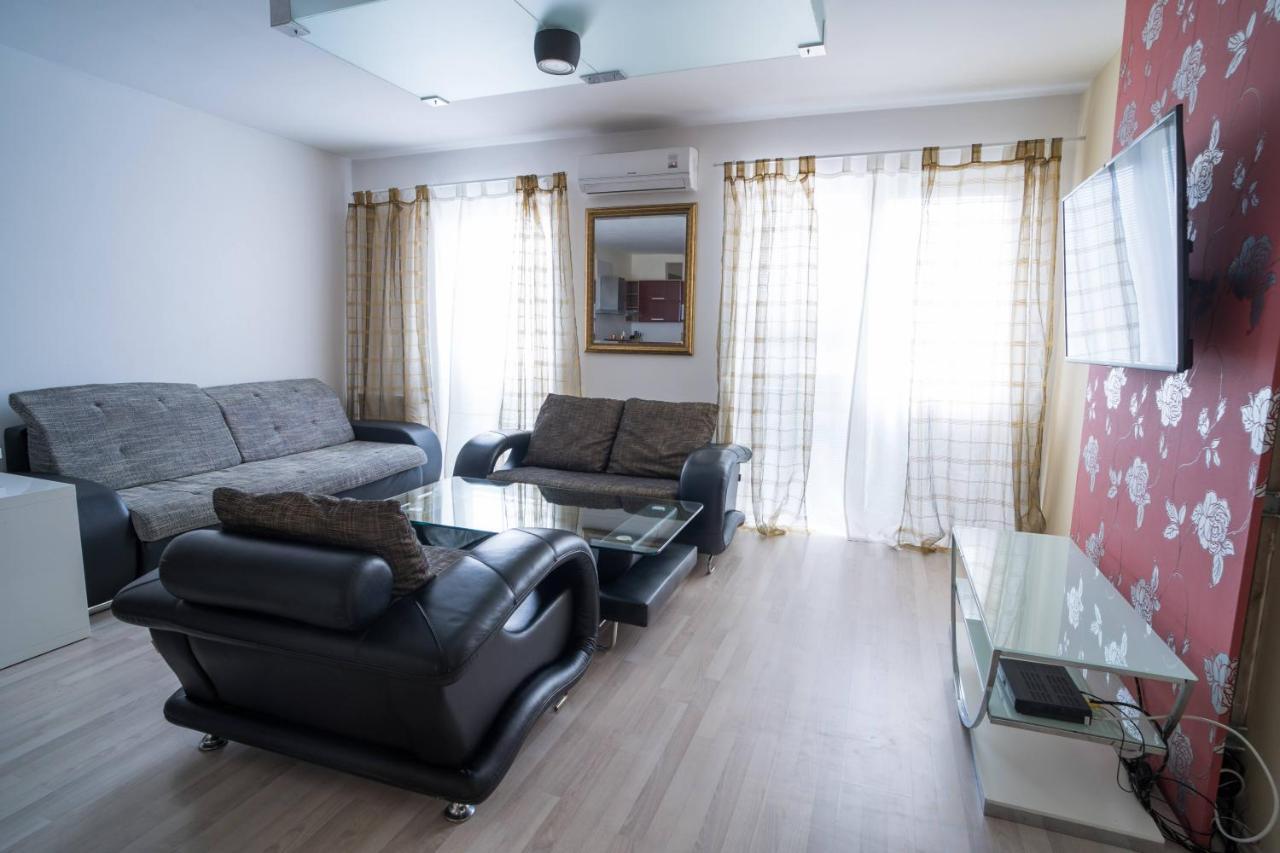 Apartment Vodni With Parking Брно Экстерьер фото