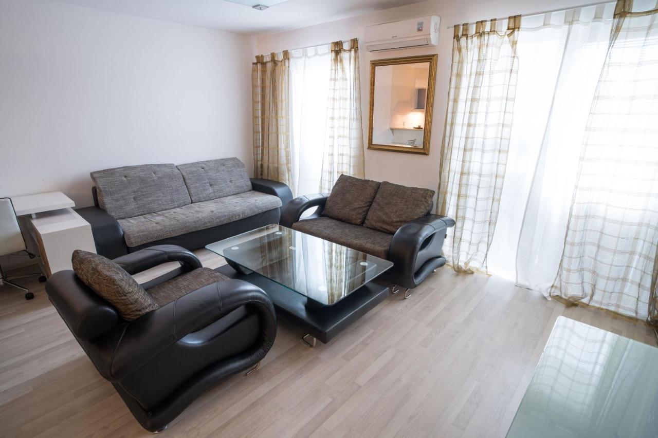 Apartment Vodni With Parking Брно Экстерьер фото